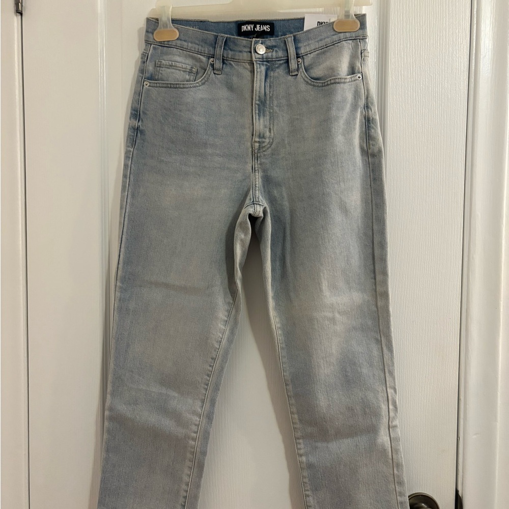 DKNY NWT Light Wash Denim Jeans